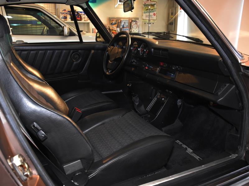 ポルシェ　911(Type930)