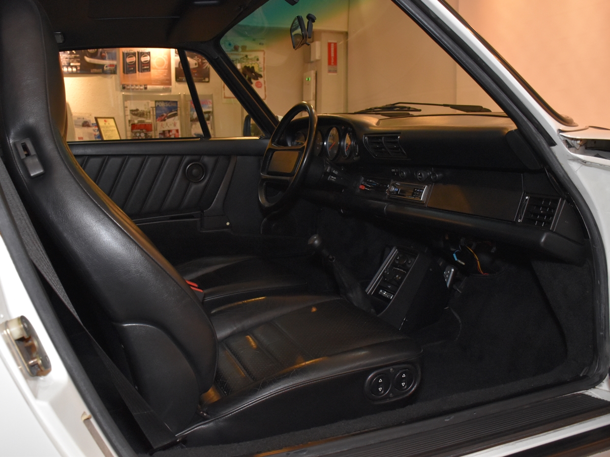 ポルシェ　911(Type930)