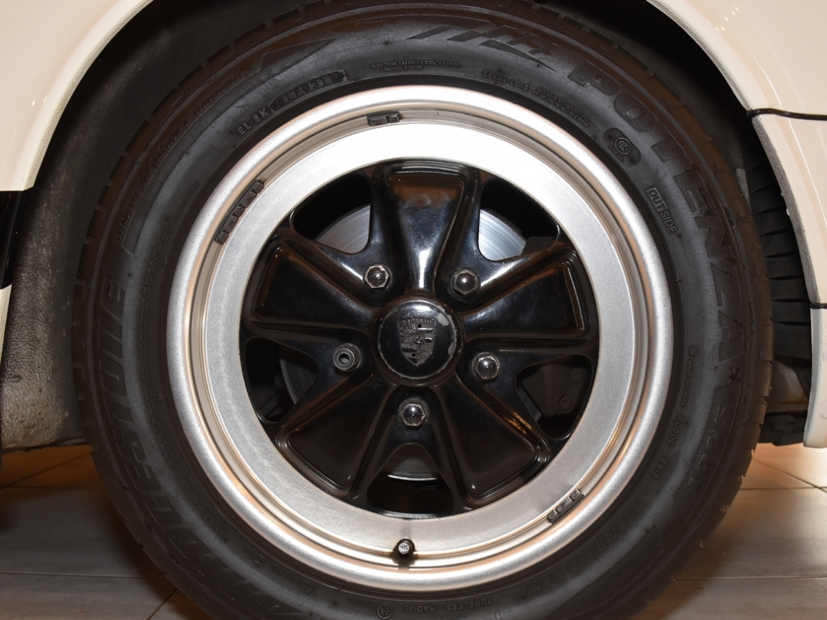 ポルシェ　911(Type930)