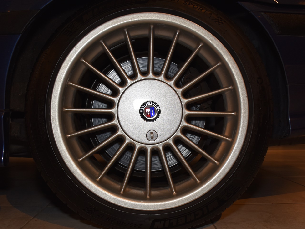 BMWアルピナ　B8