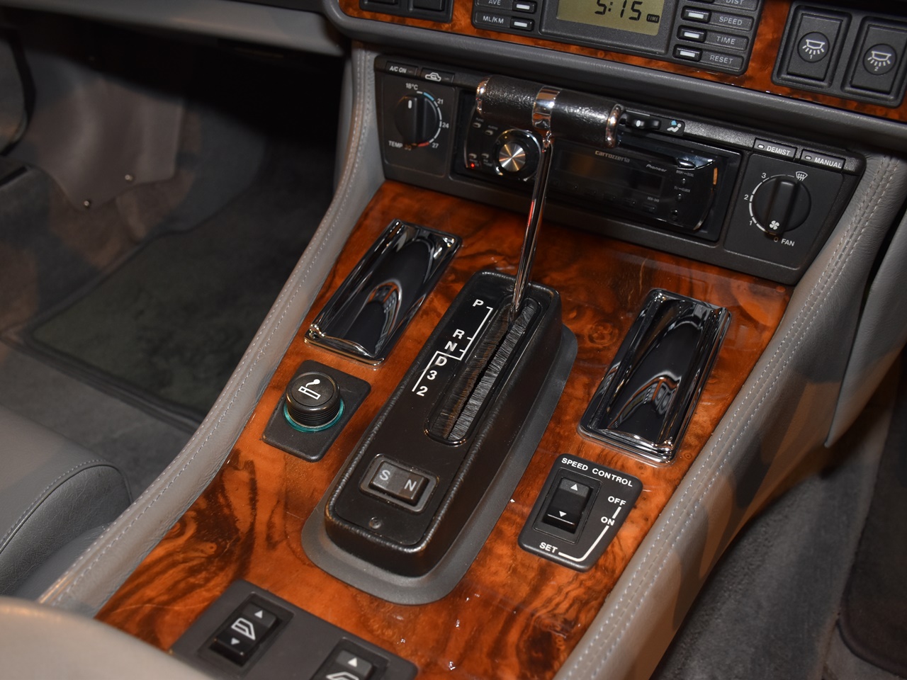 ジャガー　XJ-S