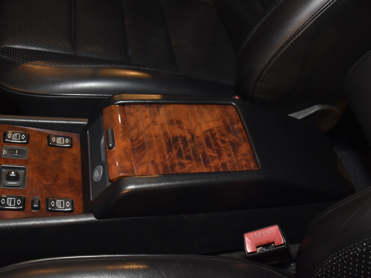 メルセデスベンツ　ミディアムクラス