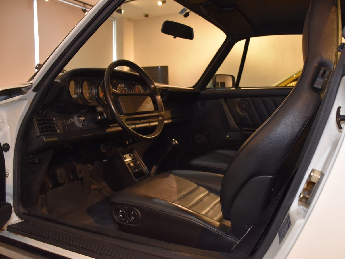 ポルシェ　911(Type930)