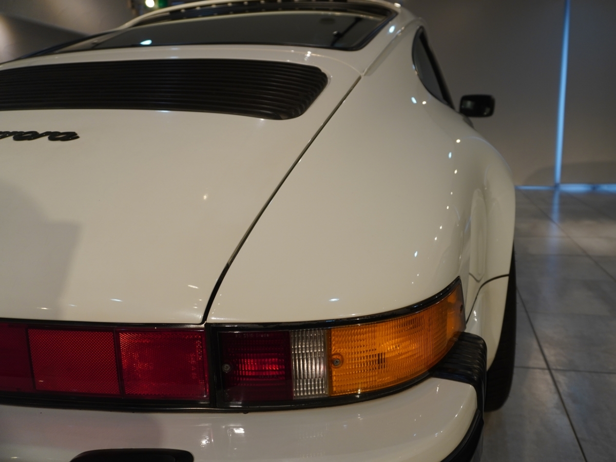 ポルシェ　911(Type930)