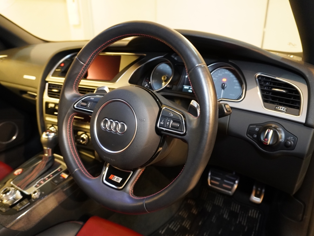 アウディ　S5