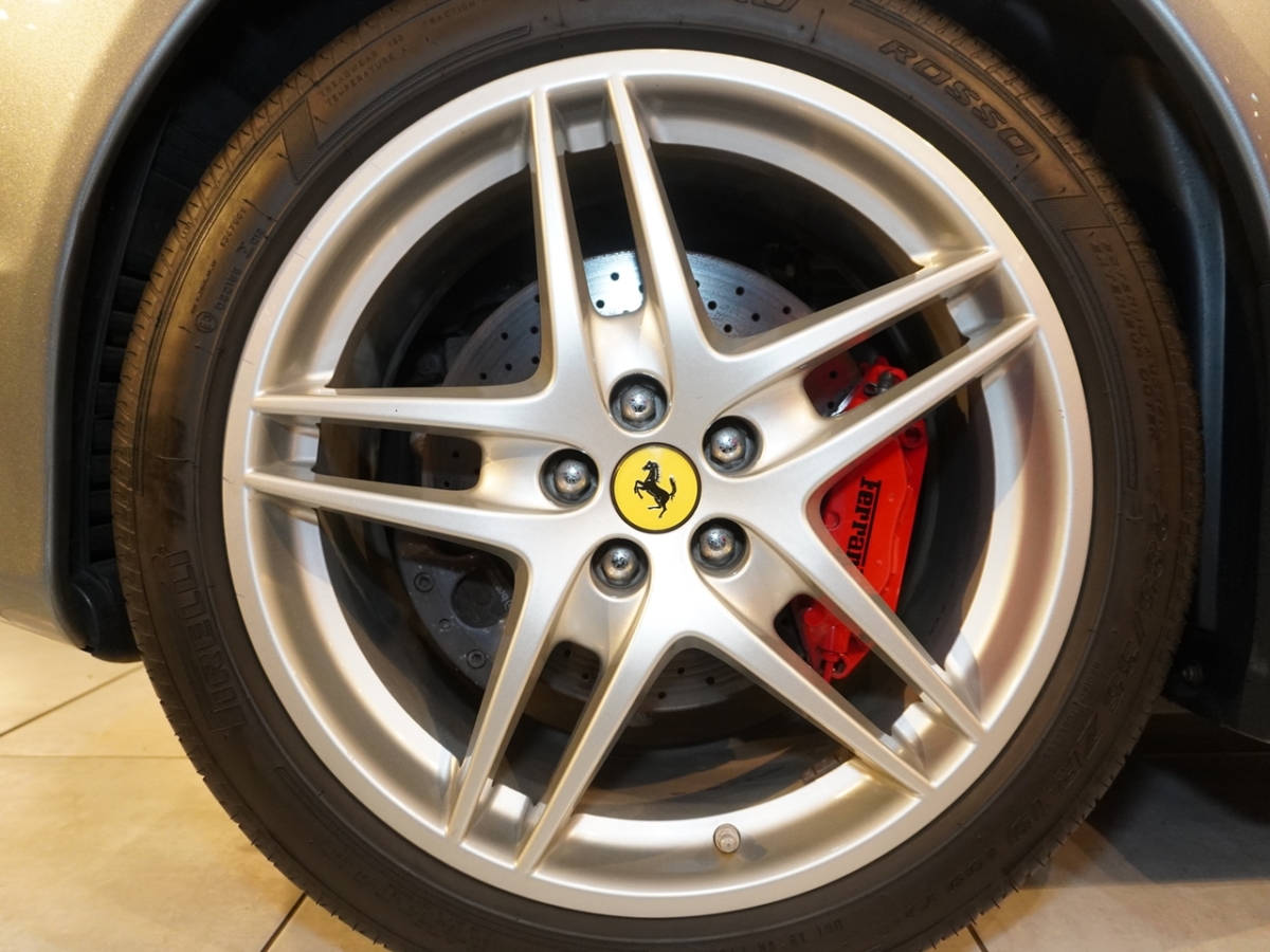 フェラーリ　F430